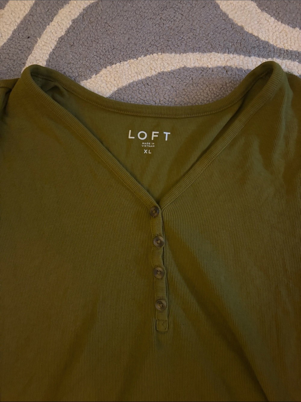 LOFT Olive Green Short Sleeve V‑Neck Button Top - Picture 2 of 4